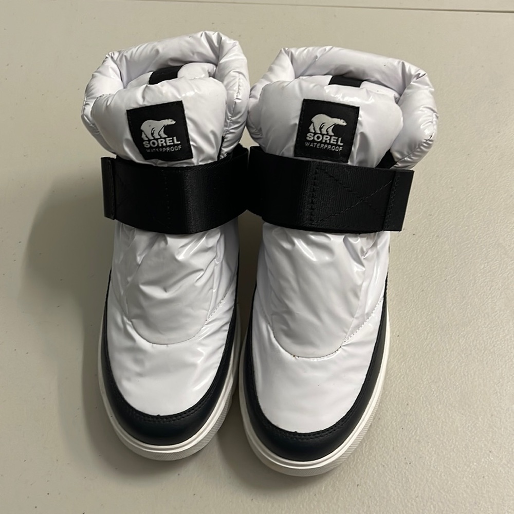 Sorel Joan of Arctic next life strap puffy boots